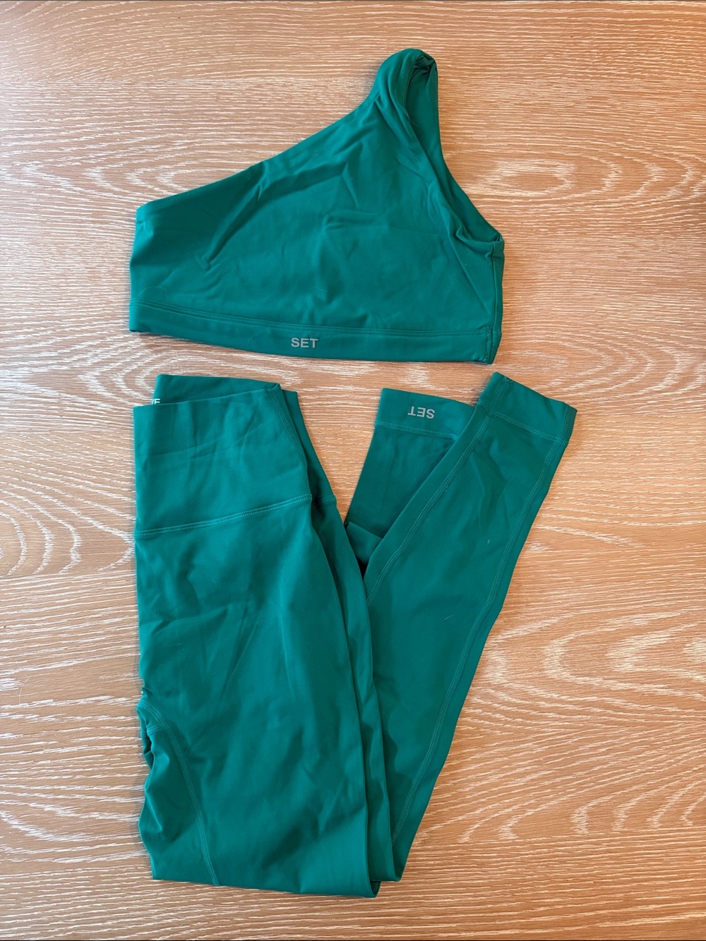 SET Active One-Shoulder Crop Top & High-Rise Leggings in Emerald
